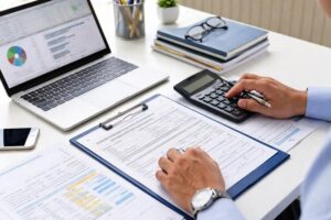 Những yếu tố có thể khiến thời gian nhận tiền hoàn thuế nhanh hoặc chậm hơn dự kiến.
