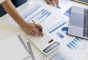 Tìm hiểu khái niệm và phạm vi công việc của kế toán dịch vụ.