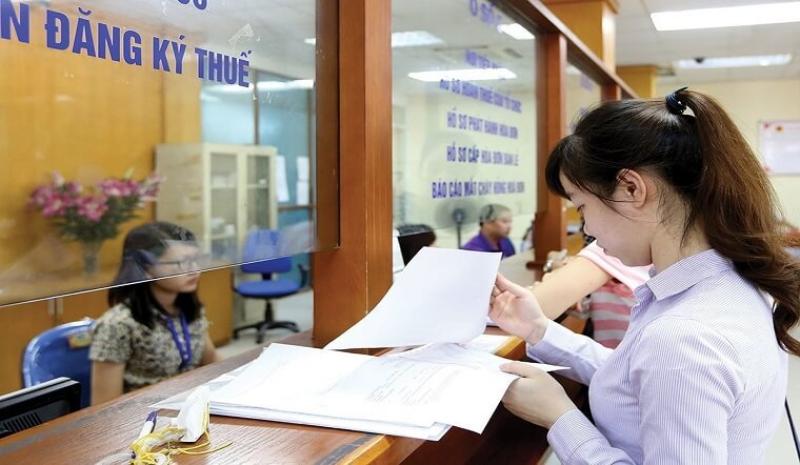 Khi nộp tại cơ quan thuế cần chuẩn bị hồ sơ hoàn thuế TNCN theo quy định