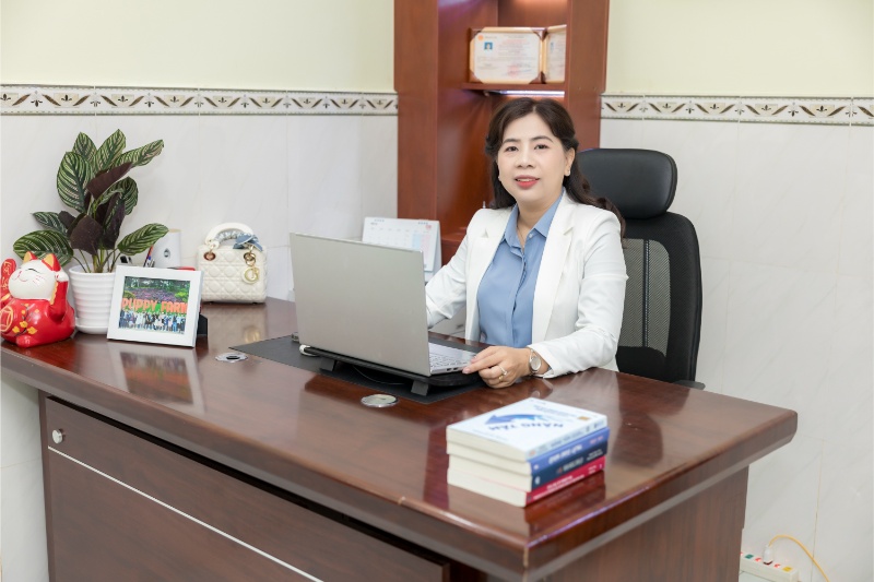 NGUYỄN THỊ HẠNH - Cử Nhân Kế Toán - Chứng Chỉ Đại Lý Thuế - Giám Đốc